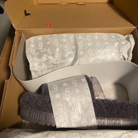 UGG®
Women's Fluffita Slippers brand - Picture 10 of 10